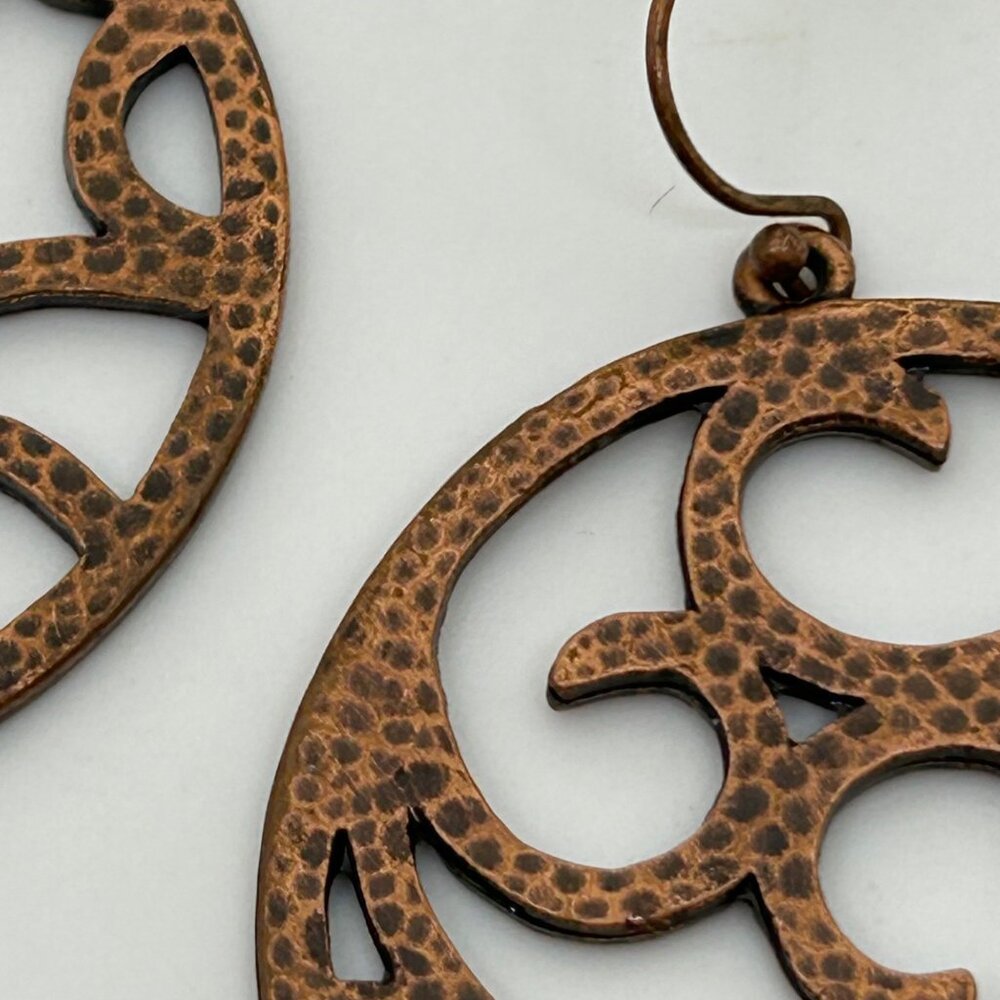 Vintage Copper-Tone Circular Filigree Swirl Earrings With Hook Closure - Picture 5 of 16